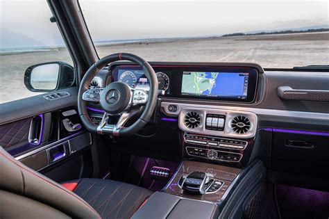 New Mercedes G-class interior and cabin: digital tricks galore | Mercedes benz, Luxury sports ...