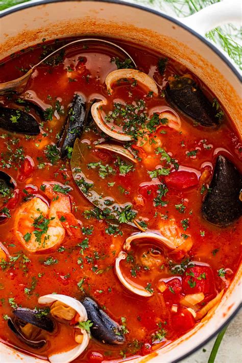 Cioppino Recipe (Seafood Stew)