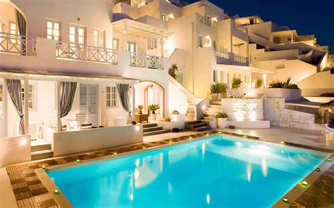 Best Luxury Hotel In Santorini