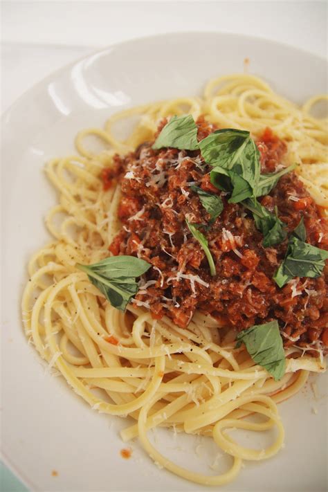 Recipe: Spaghetti Bolognese with Courgetti - April Everyday