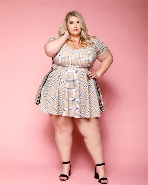 Plus Size Model Lyndsay Patricia (aka PlusSizeBarbiiee) - The Curvy List