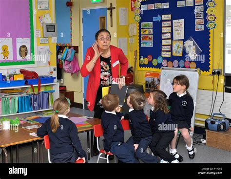 Primary school children in Northern Ireland learning French language. ©George Sweeney/Alamy ...