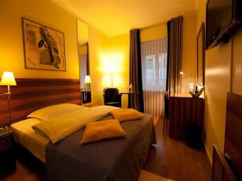 Central Plaza Hotel - UPDATED 2017 Reviews & Price Comparison (Zurich ...