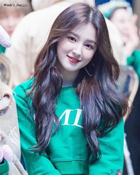 MOMOLAND NANCYさんはInstagramを利用しています:「💫 [HQ] 180127 ~ 분당 팬싸인회. __© Windys ...