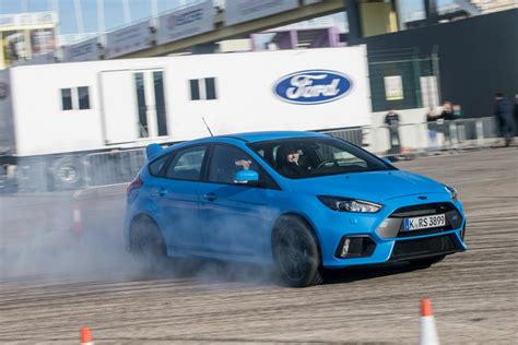 Ford Focus RS Drift Mode demonstration