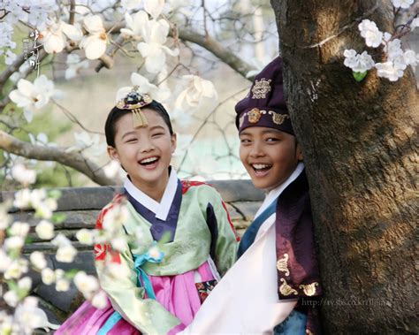 Iljimae ushers in romantic plum blossom bliss | Jin goo, Kim yoo jung, Dong yi