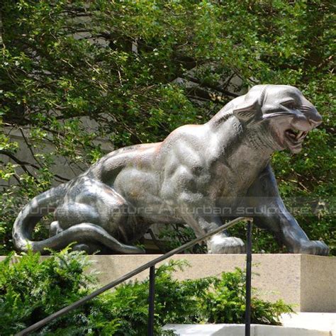 Saber Tooth Tiger Statue