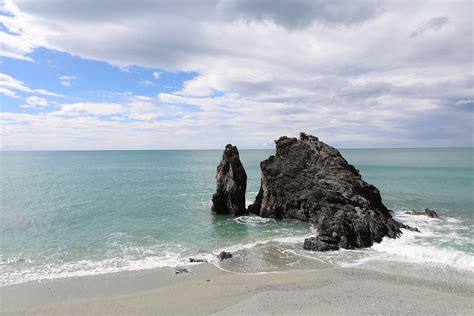 Monterosso Beach | Monterosso beach, Cinque Terre, Italy. | just.Luc ...