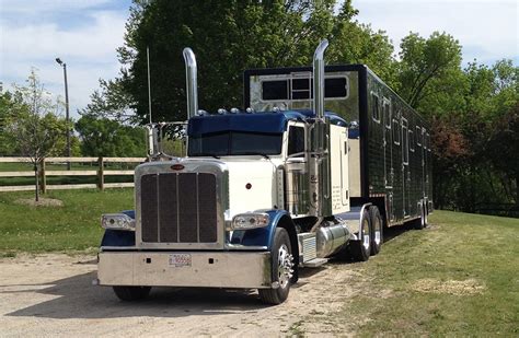 Our Equipment - Foothills Horse Transport