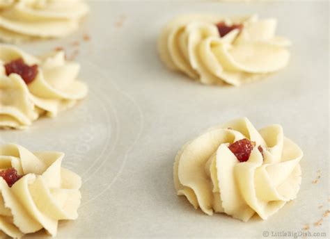 Shortbread Cookies with Jam - i FOOD Blogger