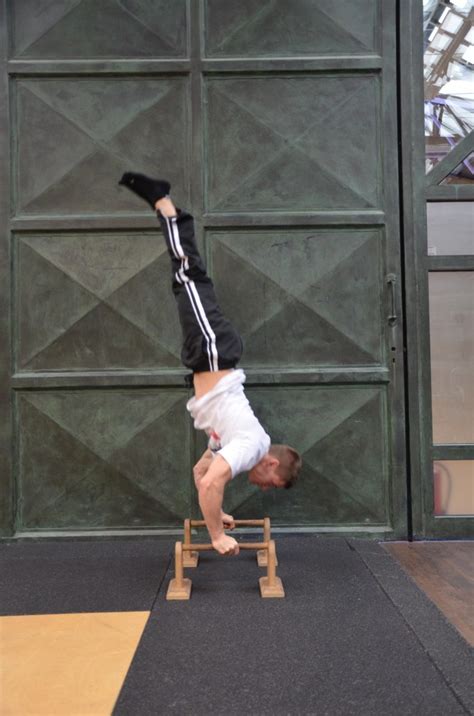 Handstand Push Ups - Skill