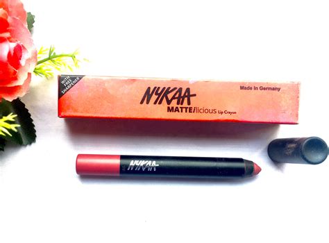 Nykaa Matteilicious Lip Crayon Pink On Fleek Review, Swatches MBF Blog - Makeup and Beauty Forever