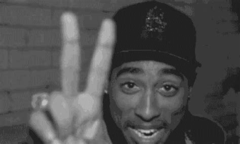 [Animated, click twice] Tupac Shakur // smile, peace sign, rapper, 2Pac ...