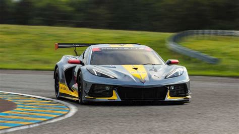 2020 Chevy Corvette C8.R's Race Engine Sounds Like An F1 Car | AutoMoto Tale