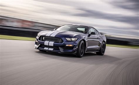 Ford Mustang Shelby GT350 / GT350R Reviews | Ford Mustang Shelby GT350 / GT350R Price, Photos ...