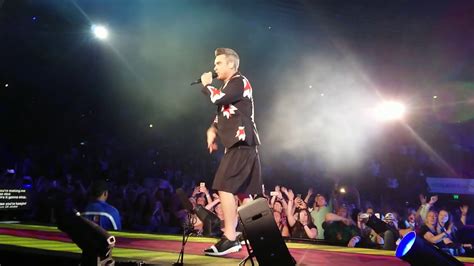 Robbie Williams - Rock DJ (Live Rod Laver Arena, Melbourne 25/2/18) - YouTube