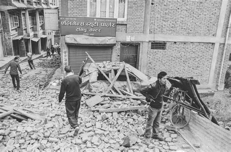 The Wreckage After the Earthquake in Bhaktapur Durbar Square · Free ...