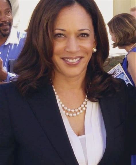 Pin by Brianna on Madam Vice President in 2022 | Madame, Kamala harris ...