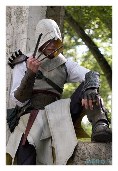 CosBlog #18: Altaïr by Dustin Guinn | Assassins creed, Assassins creed cosplay, All assassin's creed