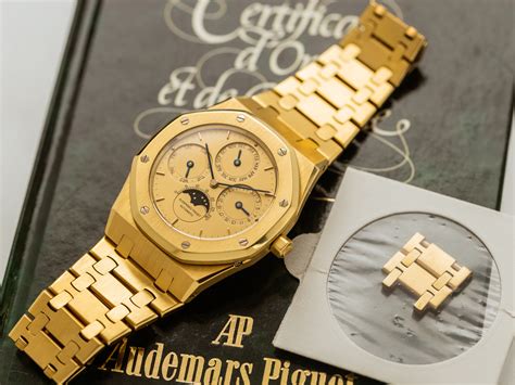 AUDEMARS PIGUET ROYAL OAK Quantieme Perpetual PERPETUAL CALENDAR Moon-Phase Ref-2565BA 18k ...