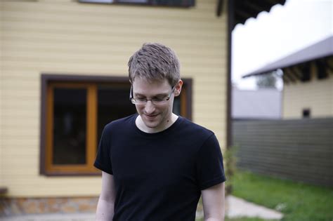 ‘Citizenfour,’ a Documentary About Edward J. Snowden - The New York Times