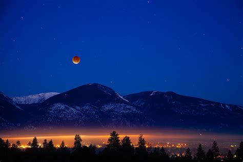 Lunar Eclipse seen over Bitterroot Mountains | Earth Blog