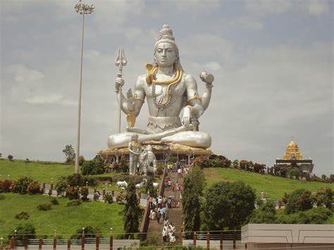 Majectic Shiva in Murudeshwara - Travel Blog Indian Backpacker