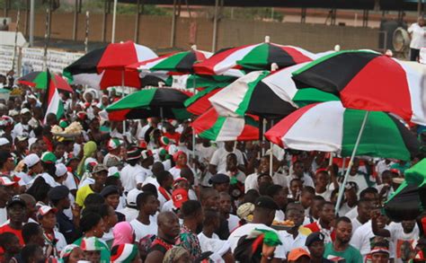 E/R: Supporters storm police station over arrest of former NDC minister, others - Starr Fm