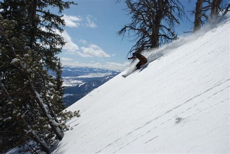 What is it Like Skiing a Double Black Diamond? (3 Hardest Runs in The World) | New To Ski