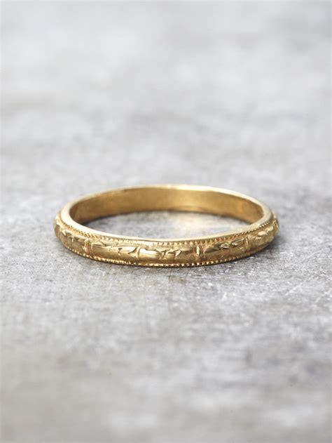 14K Antique Floral Engraved Band - 2.4mm | LUNESSA