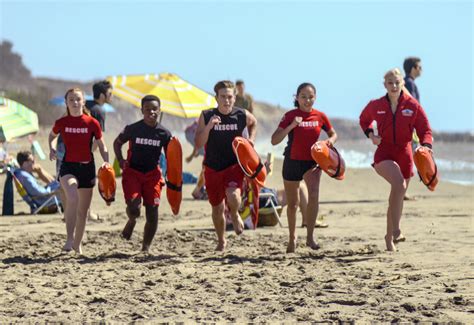 Breanna Yde and Ricardo Hurtado Spill Details on Netflix's 'Malibu Rescue' | Malibu, Sport ...