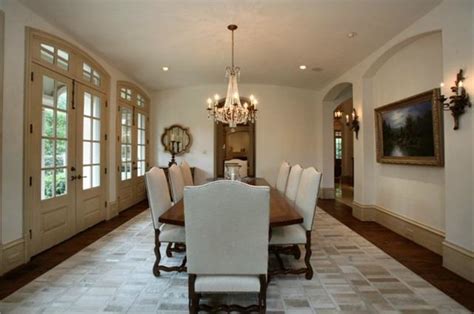 Troy Aikman Completes Pass of Dallas Mansion