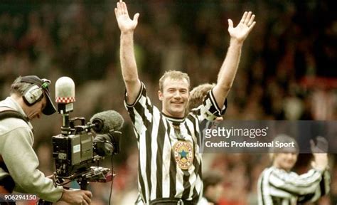 Alan Shearer 1998 Photos and Premium High Res Pictures - Getty Images