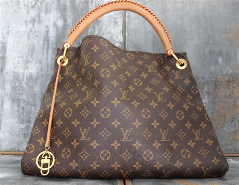 Louis Vuitton Monogram Canvas ARTSY MM Shoulder Bag