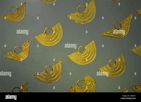 Gold artifacts on display in the Museo del Oro (Gold Museum) in Bogota, Colombia Stock Photo - Alamy