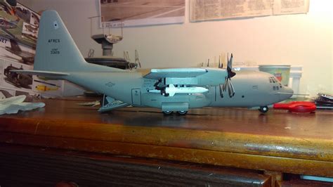 AC-130H Spectre -- Plastic Model Airplane Kit -- 1/72 Scale -- #551310 pictures by keyda81