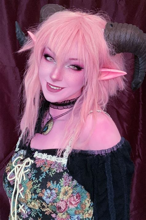 Cosplay Inspo | Cosplay horns, Succubus costume, Cosplay