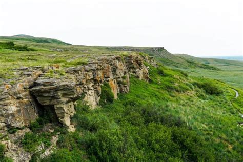 The Best Travel Guide to the Alberta Badlands - Must Do Canada