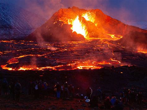 What we know about the Iceland volcano and risk of an ash plume ...