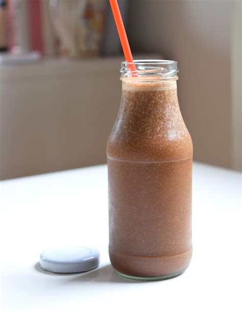 Chocolate coffee smoothie recipe (low FODMAP, lactose-free)