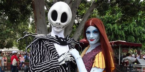 Fan-Favorite Characters Are BACK to Greet Disney Guests This Halloween! - Inside the Magic