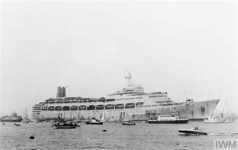 SS CANBERRA RETURNS TO SOUTHAMPTON ON 11 JULY 1982: PHOTOGRAPHS BY F SCHOFIELD. | Imperial War ...