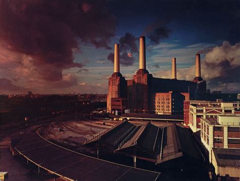 Pink Floyd “Animals” Album Cover Pig Photo At Battersea Power Station ...