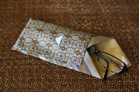 Handmade Holiday Gift Idea: DIY Necktie Eyeglass Case • Insteading