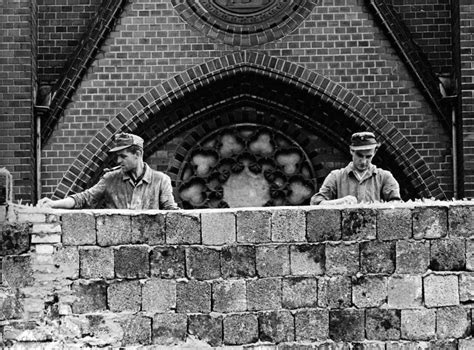 The Construction of the Berlin Wall, 1961 ~ Vintage Everyday