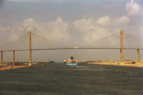 Suez Canal Bridge (El Qantara, 2001) | Structurae