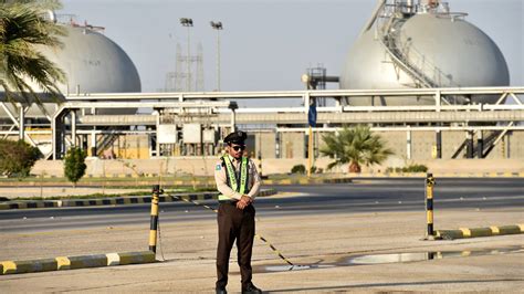 Saudi Arabia rejects US request to increase oil production | Middle East Eye