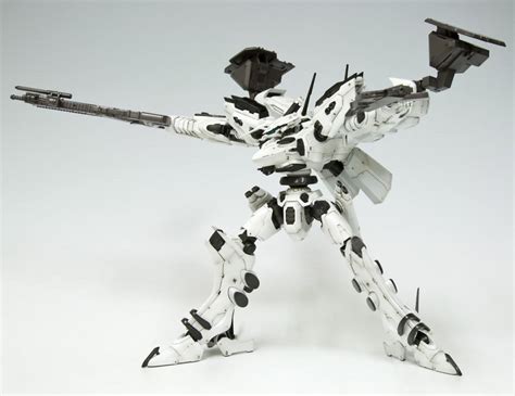 Kotobukiya 1/72 White Glint kit from Armored Core 4 - The Toyark - News