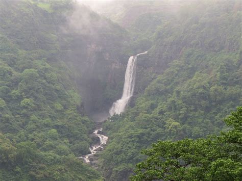 Malshej Ghat- A drive under the waterfalls - The Traveling CA