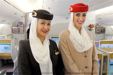 Cabin Crew - Emirates - A380-861 - A6-EOP - Dubai Air Show 2015 | Emirates airline cabin crew ...